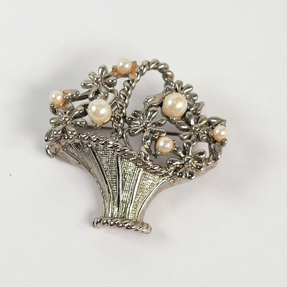 Vintage Trifari Floral Basket Brooch Pin Silver Tone Faux Pearl Costume Jewelry